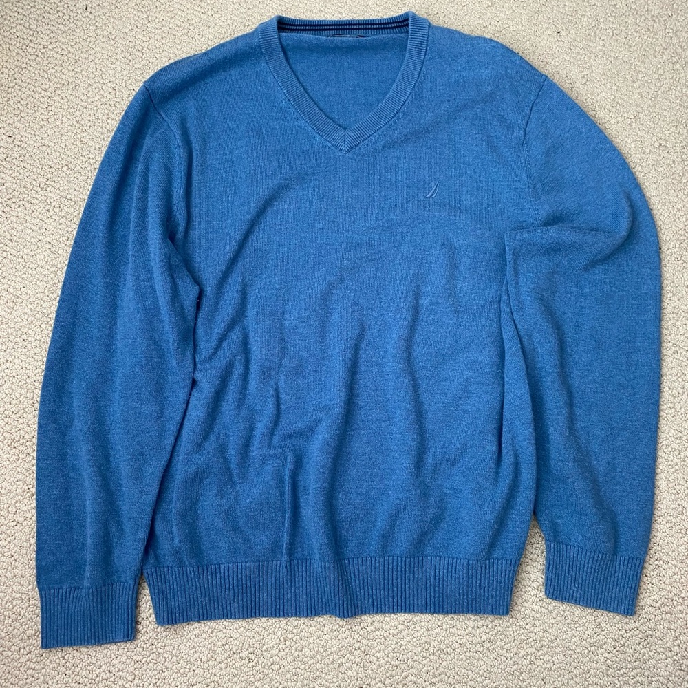 Men’s sweater: Brand: Nautica Color: Blue Size: XL